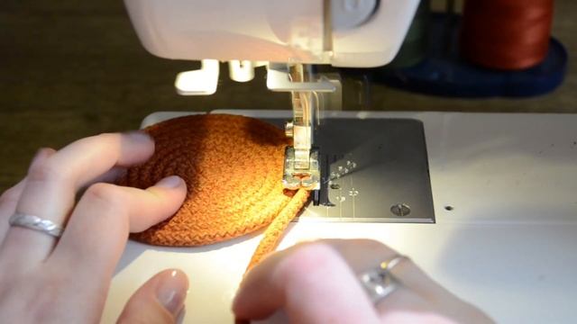 Cozy sewing ASMR / Вместе шьём подставку из шнура АСМР смотреть онлайн