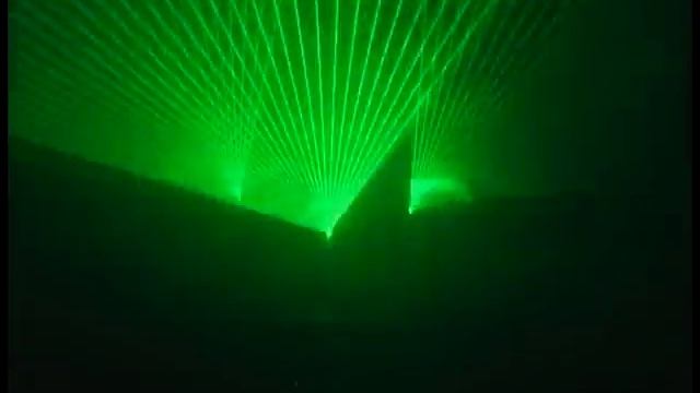 Лучевое лазерное шоу LaserFX смотреть онлайн