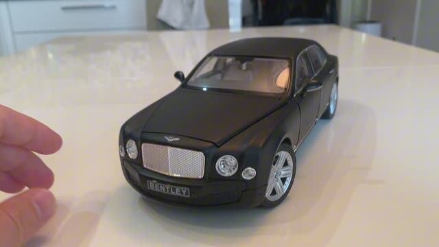 Обзор модели Bentley Mulsanne в масштабе 1/18 от Rastar смотреть онлайн