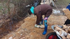 Деревенский субботник с гостями.