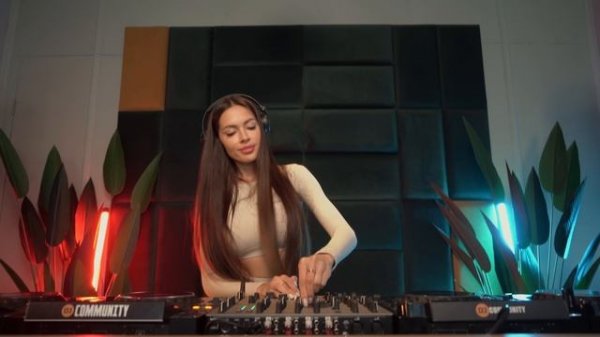 Xenia Dia (Diamond) - Melodic Techno & Progressive House DJ Mix 2024