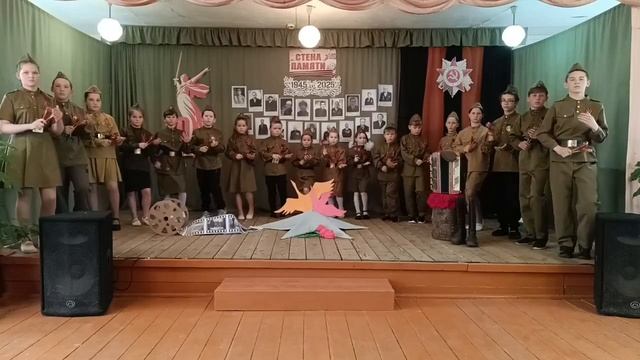 "Курчумские ложкари" под марш "Прощание славянки", посвященный Героям Великой Отечественной войне смотреть онлайн