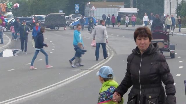 катаються на лошади день металлурга смотреть онлайн