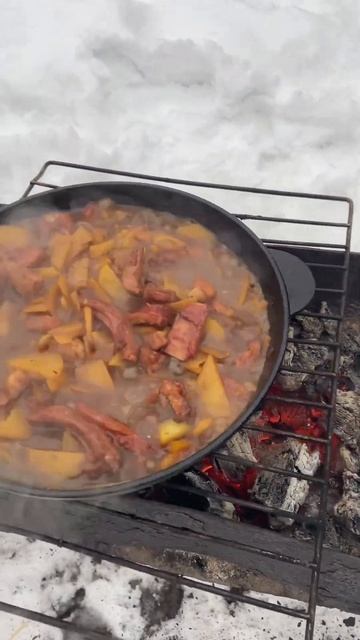 Картошка с мясом на мангале смотреть онлайн