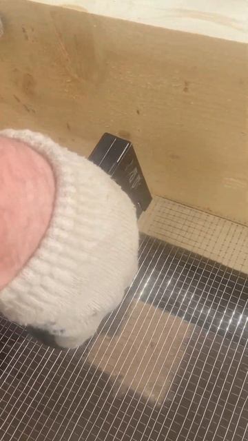 Ставим сетку от грызунов #стройка #сеткаотгрызунов #до смотреть онлайн