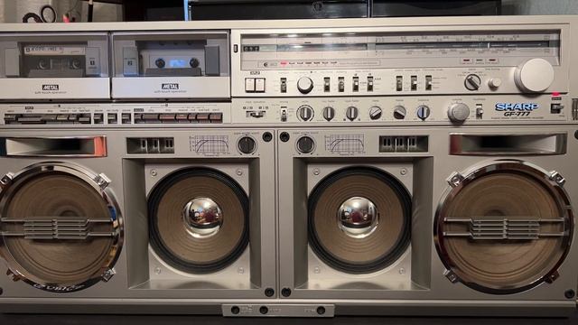 Шарпы: 777Z против 777H! Дружеская встреча магнитол Sharp GF-777 смотреть онлайн