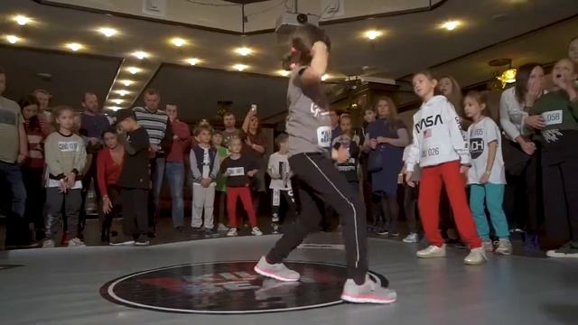 ВАСИЛИСА VS ВОЛКОВА КСЮША | 1/8 HIP HOP BABY | KILL THE BEAT 7 смотреть онлайн