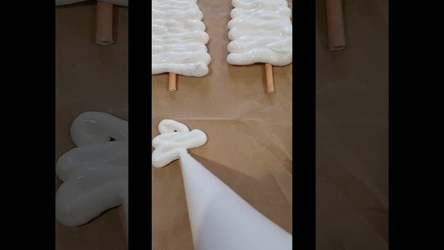 БЕЗЕ-ёлочки. Печём в духовке со слегка ПРИОТКРЫТОЙ дв смотреть онлайн