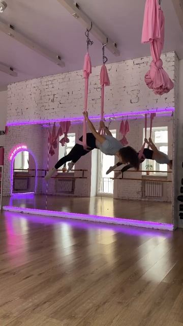 Аэростретчинг #aeroyoga #flyyoga #hammock #гамак #аэройога #aerostretchin смотреть онлайн