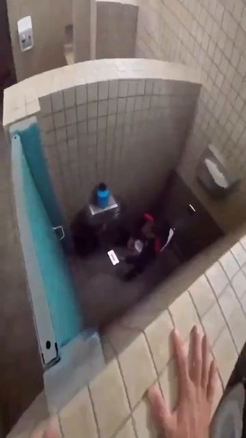 школьный туалет на перемене #shorts #2023 #школа смотреть онлайн