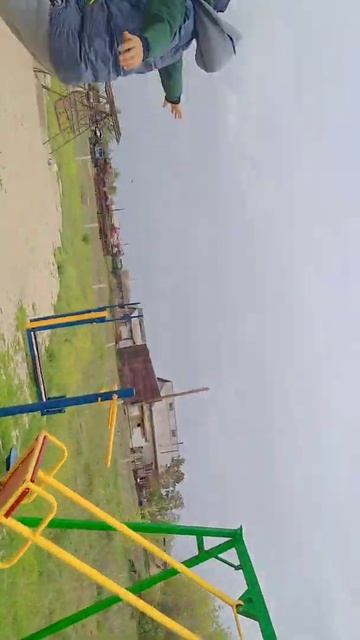 прыгаем с качели чтобы сломать ноги и руки смотреть онлайн