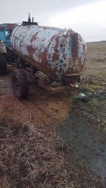 Удобряем поле жыткым навозом. смотреть онлайн