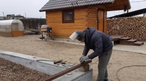 Направляющая балка из профильной квадратной трубы дл?