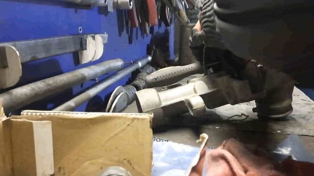 Мерседес Т1, ремонт кулисы КПП. смотреть онлайн