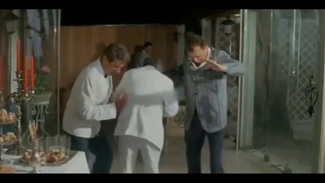 Зачем мне солнце МОНАКО (Жандарм из Сен-Тропе) смотреть онлайн