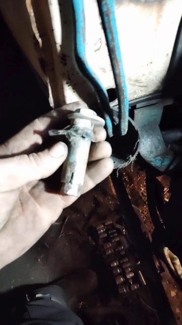 Как вытащить стакан форсунки ЮМЗ смотреть онлайн