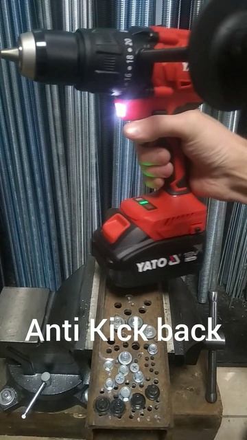 YATO акум. дриль шуруповерт ударний зашита від заклинюв?