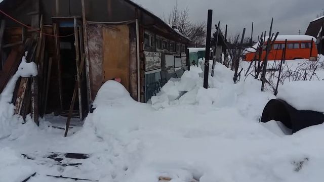 Прошел дождь.Топлю печь козам.Прокопал дорожку до дро? смотреть онлайн
