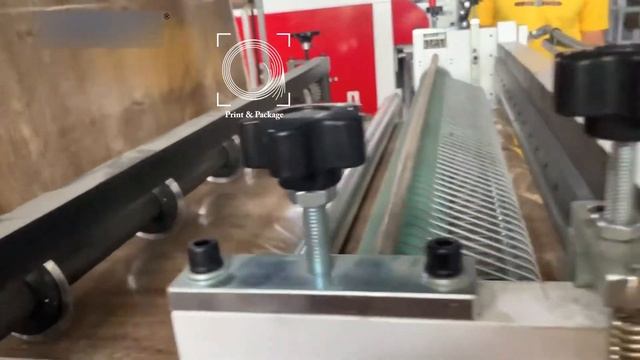 Листорезальная машина QD 1200 с пневматической перфорацией края смотреть онлайн
