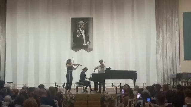 М. Таривердиев. Двое в кафе смотреть онлайн