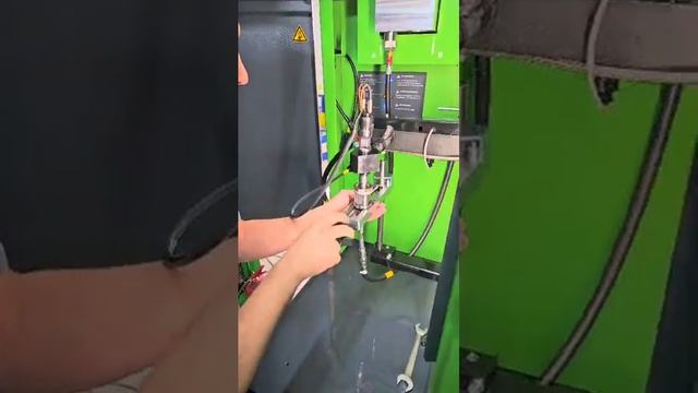 Диагностика форсунок Bosch 0445120218 для MAN на стенде смотреть онлайн