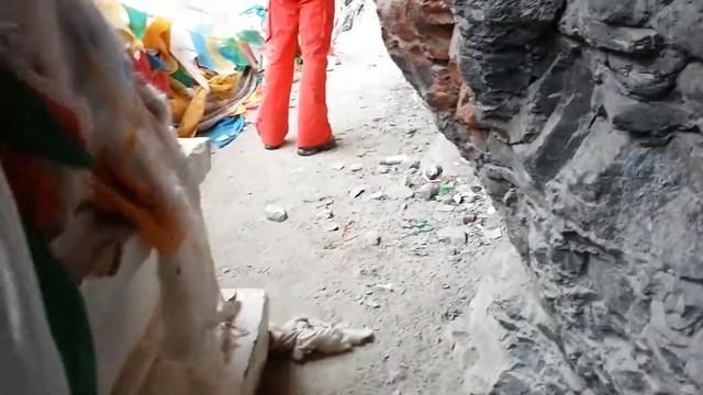 ТИБЕТ: внутренняя кора, ниша Сапториши...