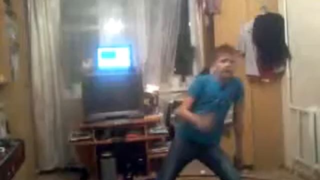 ПАРЕНЬ ТАНЦУЕТ ХИП ХОП ИЛИ ЧТОТО ДРУГОЕ