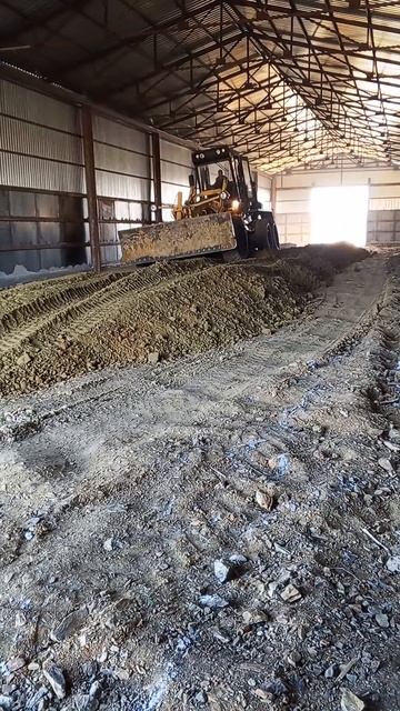 Работает грейдер . подготовка грунта смотреть онлайн