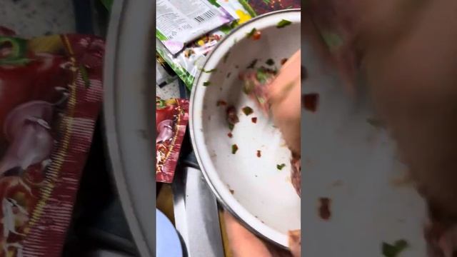 Шашлык из говядины , сочный и очень вкусный.