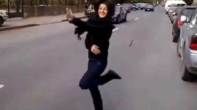 Русские приколы. Симпатичная девушка, красивый танец, , смотреть онлайн