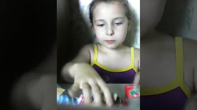 Открываю червяки Мамбу конфеты шоколадные