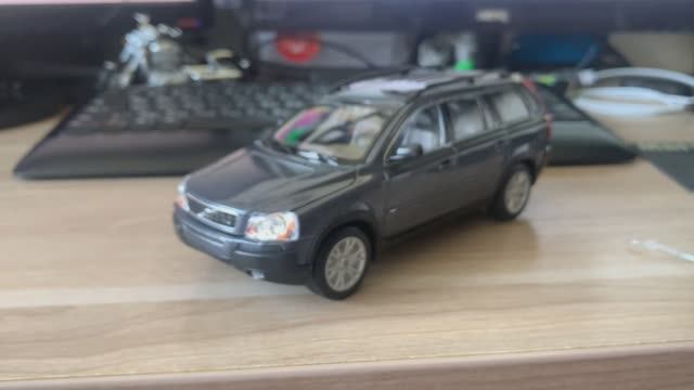 Обзор модели Volvo XC90 в масштабе 1/24 от Welly смотреть онлайн