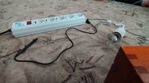 Как определить фазу и ноль в розетке без индикаторной