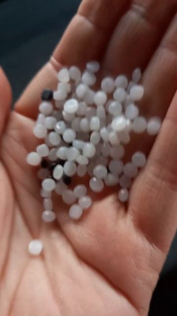 вот из них делают разнообразные мешки и пакеты смотреть онлайн