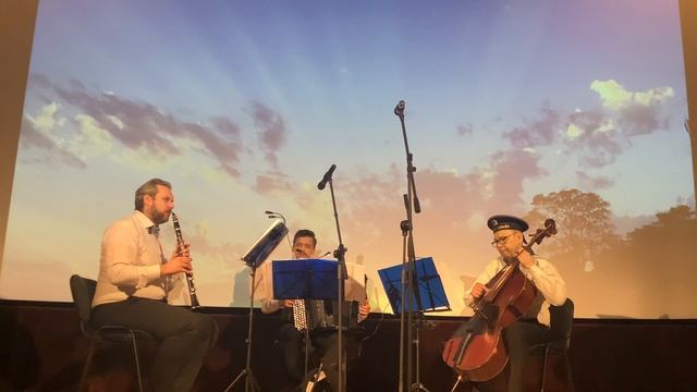 Трио "Ощущения" Trio Sensations Ирвинг Берлин Irving Berlin On the Ritz смотреть онлайн