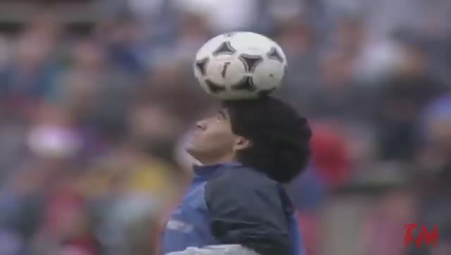 ЛЕГЕНДАРНАЯ РАЗМИНКА ДИЕГО МАРАДОНЫ! LIVE IS LIFE 1989 ГОД! смотреть онлайн