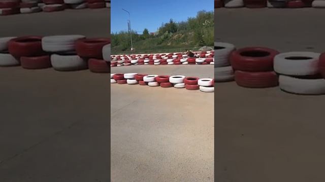 на картинги с классом (ага, 12 человек)