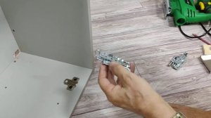 Крепление навесных кухонных шкафов (старое видео)