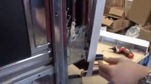 Заменить петли дверей на посудомоечной машине. Дверь ?