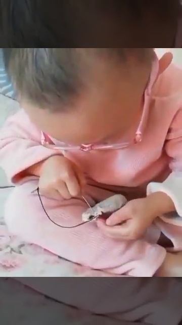 Она шила себе детские носки.️ ПОДПИСАТЬСЯ НА КАНАЛ✅ #s смотреть онлайн