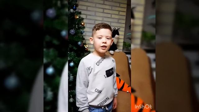 Песенка мамонтёнка про маму грустная песня мальчик поёт смотреть онлайн