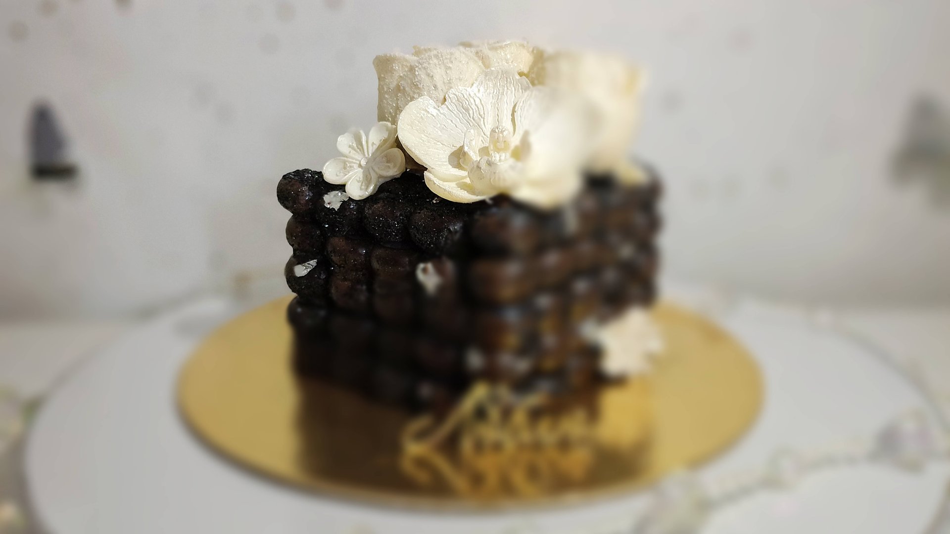 Ягоды и фрукты в шоколаде 