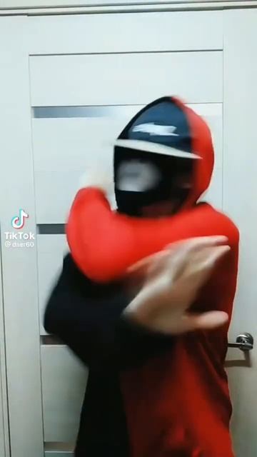 Когда девушка не пускает с друзьями в баню а сама пошл? смотреть онлайн