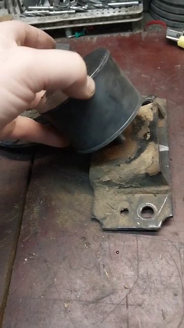 terrano wd21(vg30e)Подушка двигателя от нивы смотреть онлайн