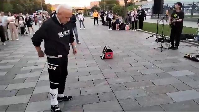 гр.Игра и нереально крутой дед))) смотреть онлайн