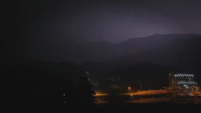 Гроза в Архызе: горы и молнии смотреть онлайн