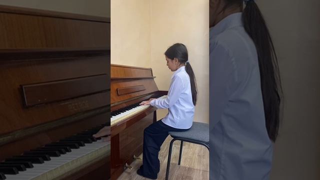 Акопян Диана (М.Клементи Сонатина)