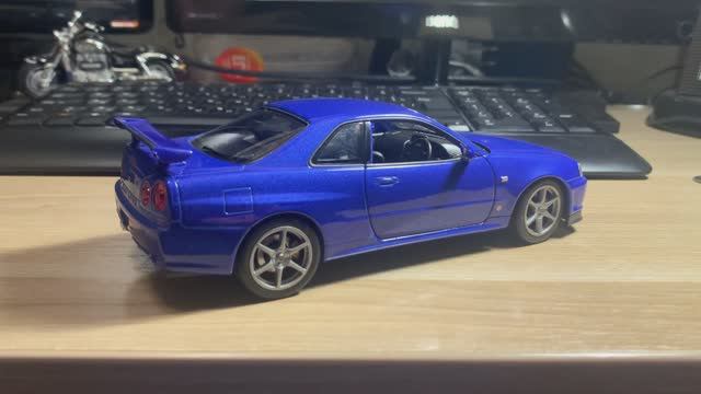 Обзор модели Nissan GT-R R34 в масштабе 1/24 от Welly смотреть онлайн