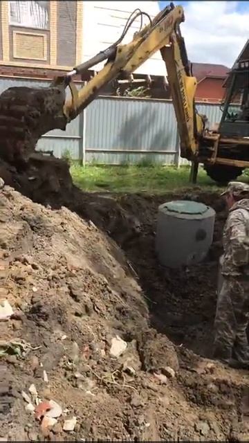 Видео обзор со строительства септика п Садовый г Нов? смотреть онлайн