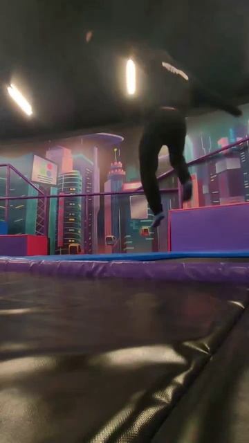 Тренировка после травмы. #паркур #фриран #батуты #shorts #т смотреть онлайн